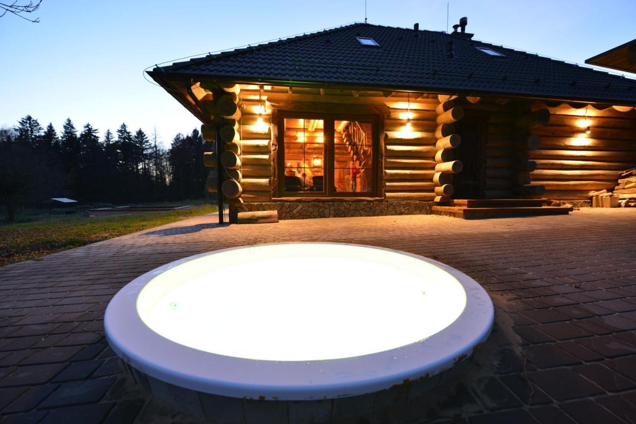 Folvark Gvozd Otel Kamenyuky Dış mekan fotoğraf
